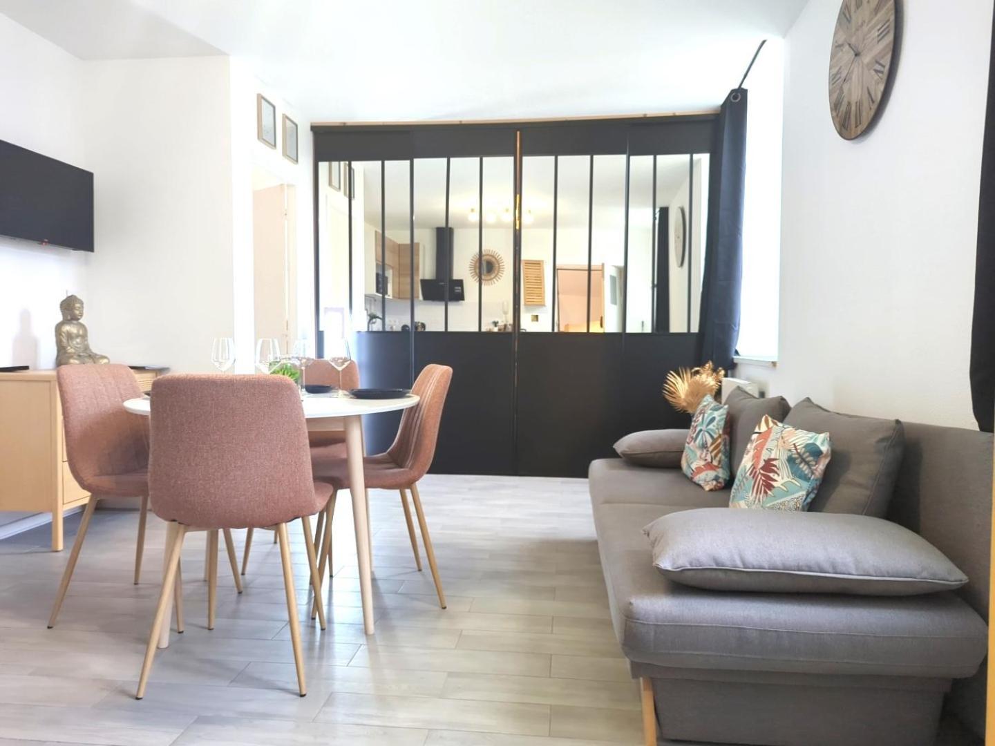 Bel Appartement Meximieux Centre Ville 2 Chambres Dış mekan fotoğraf