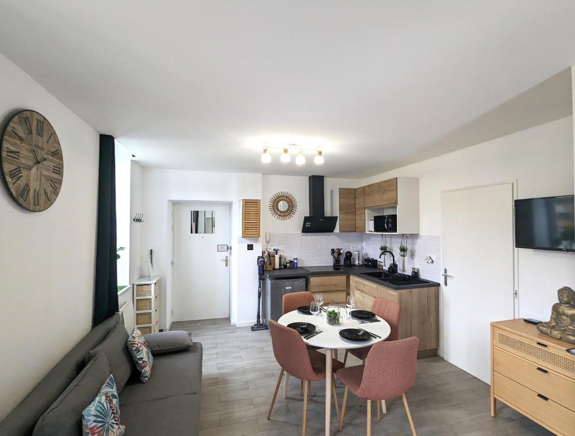 Bel Appartement Meximieux Centre Ville 2 Chambres Dış mekan fotoğraf